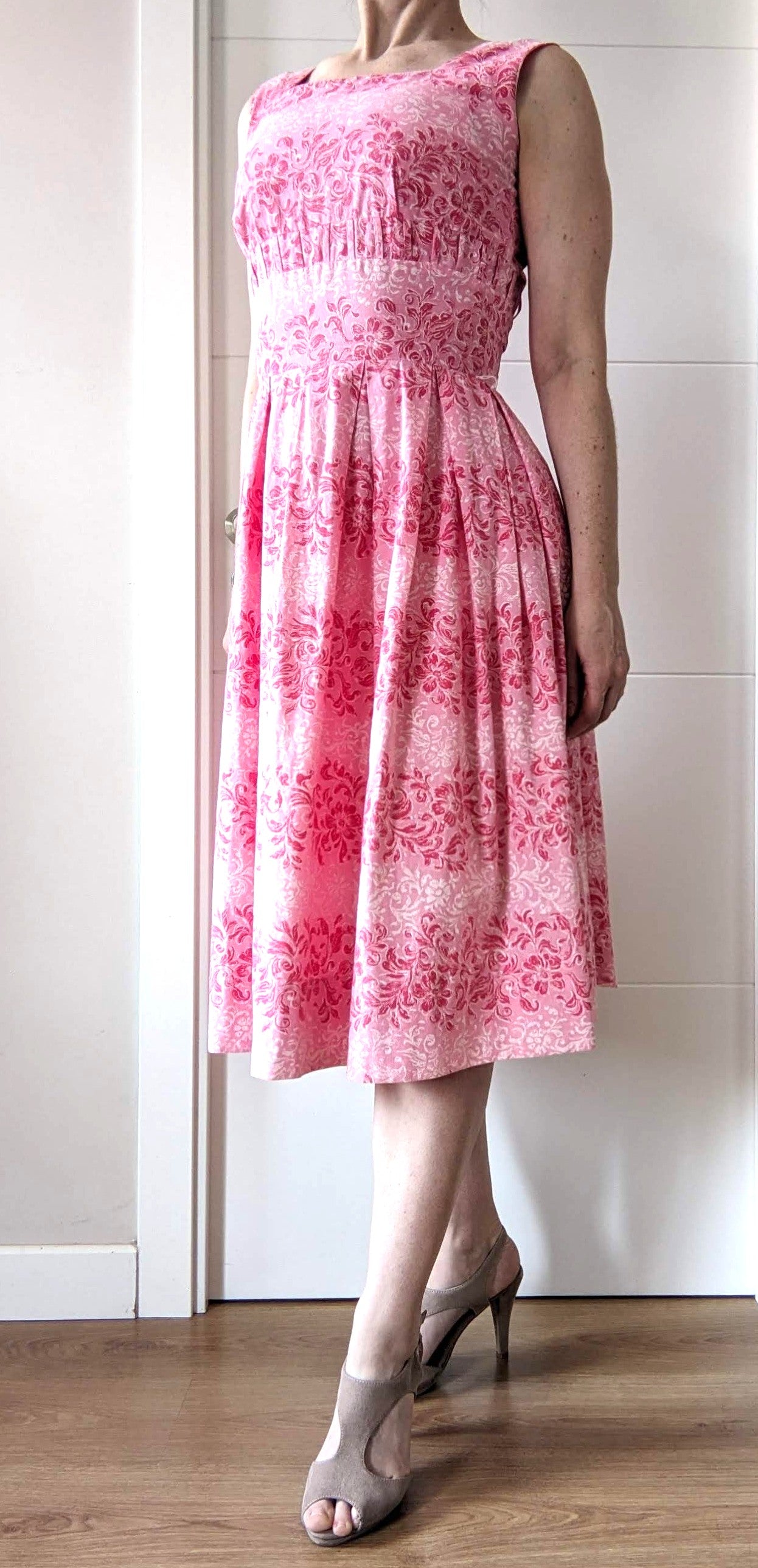 Vintage 1950s pink & white floral dress