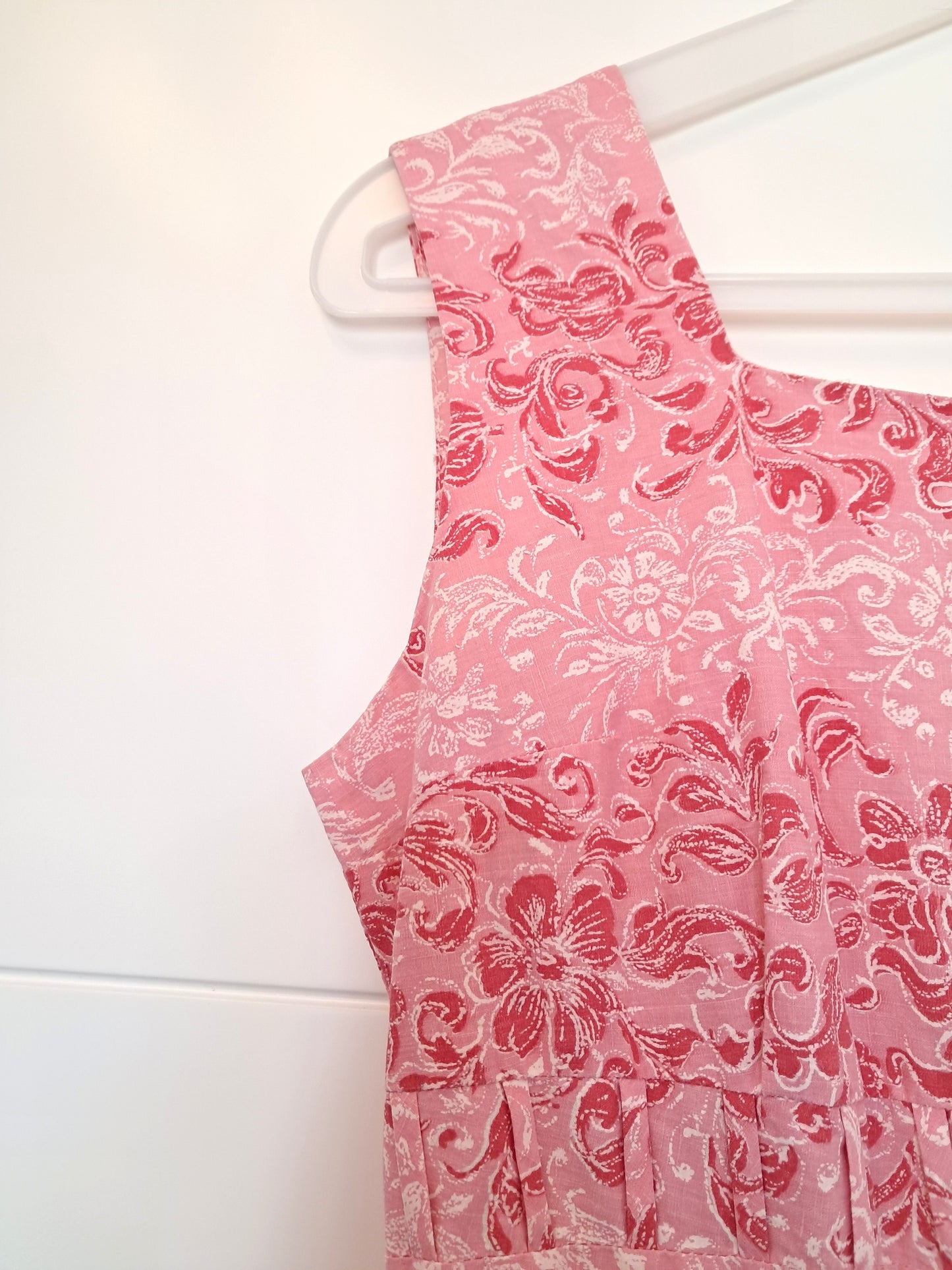 Vintage 1950s pink & white floral dress