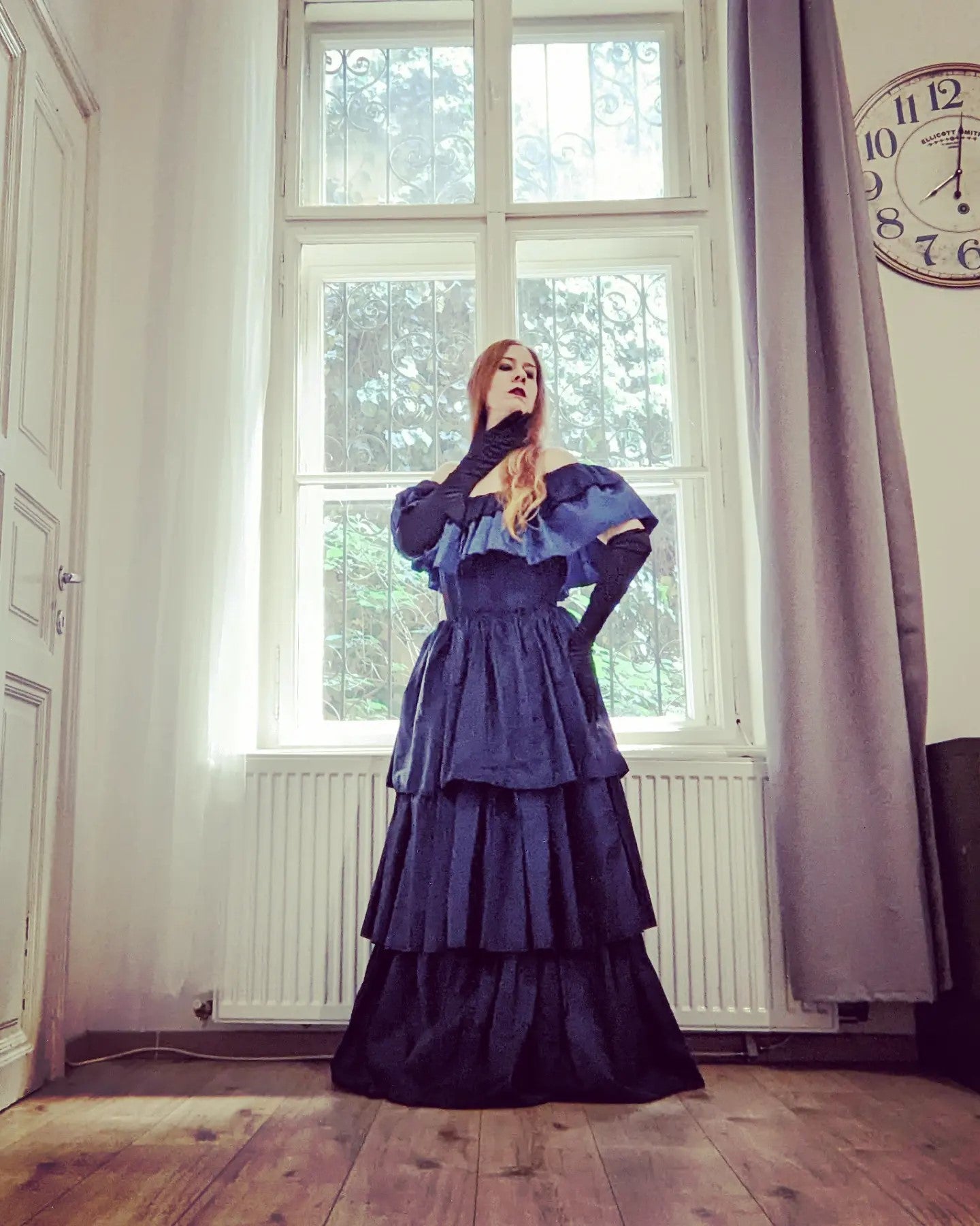 Vintage 1970s-80s dark blue taffeta gown