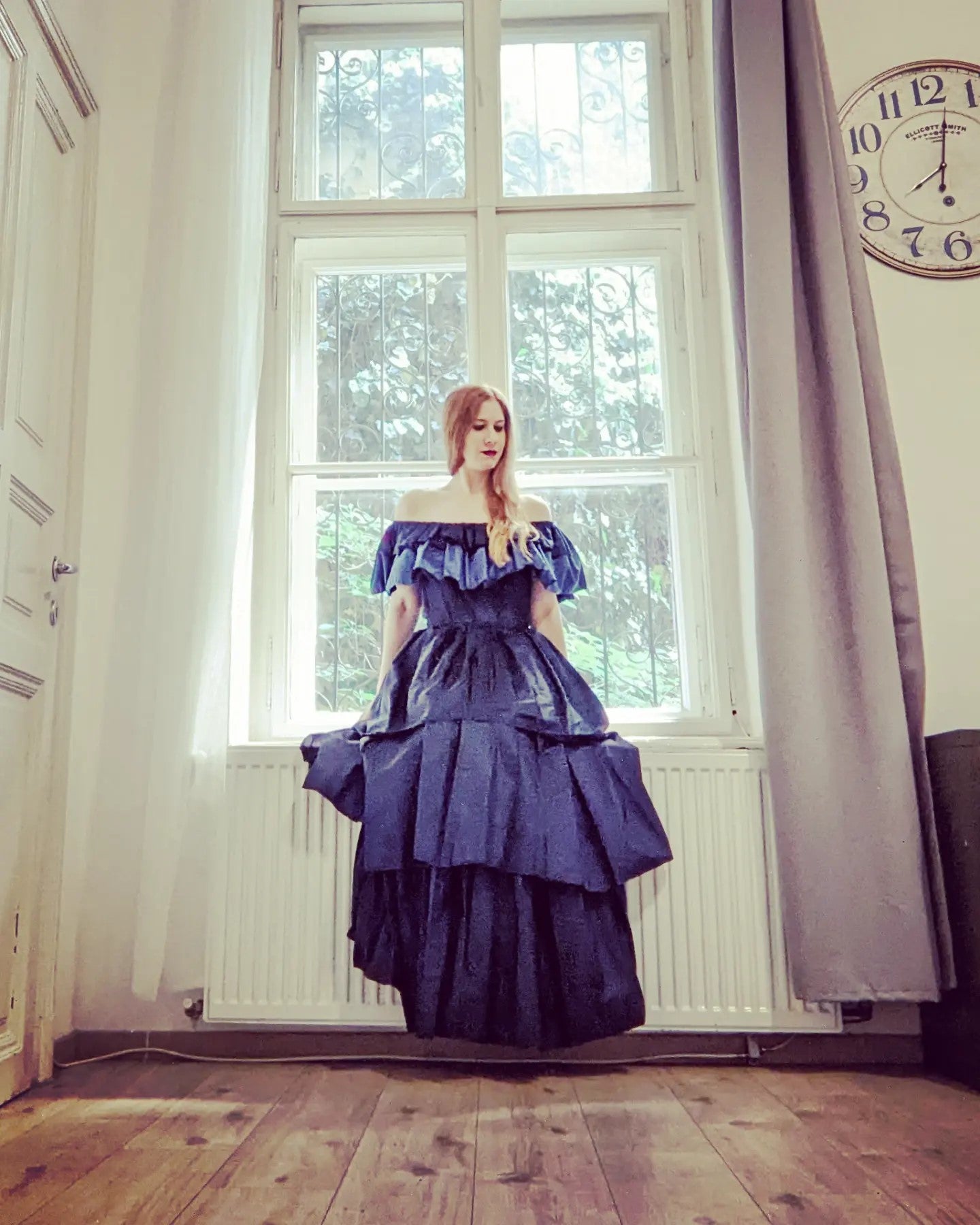 Vintage 1970s-80s dark blue taffeta gown