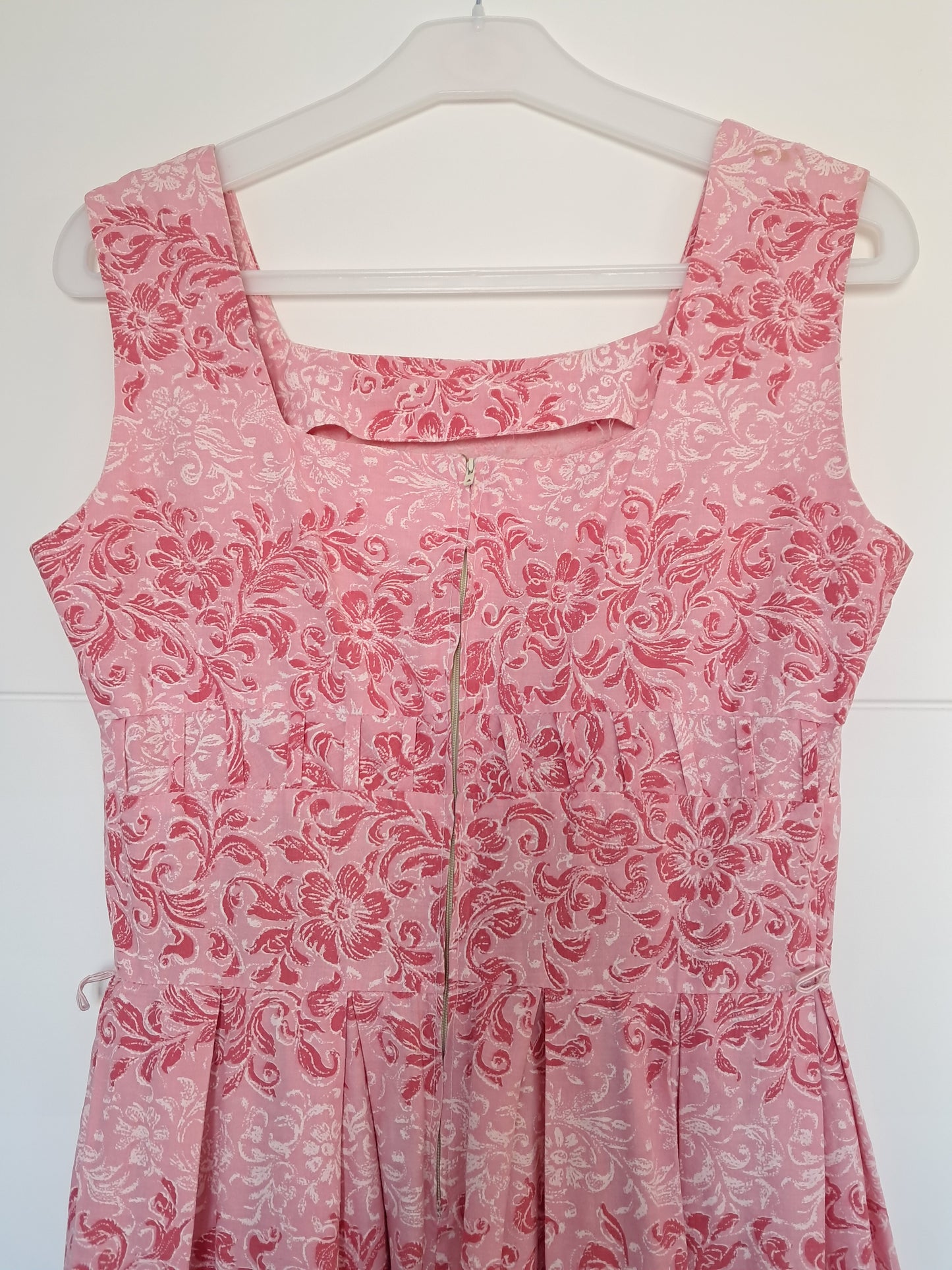 Vintage 1950s pink & white floral dress