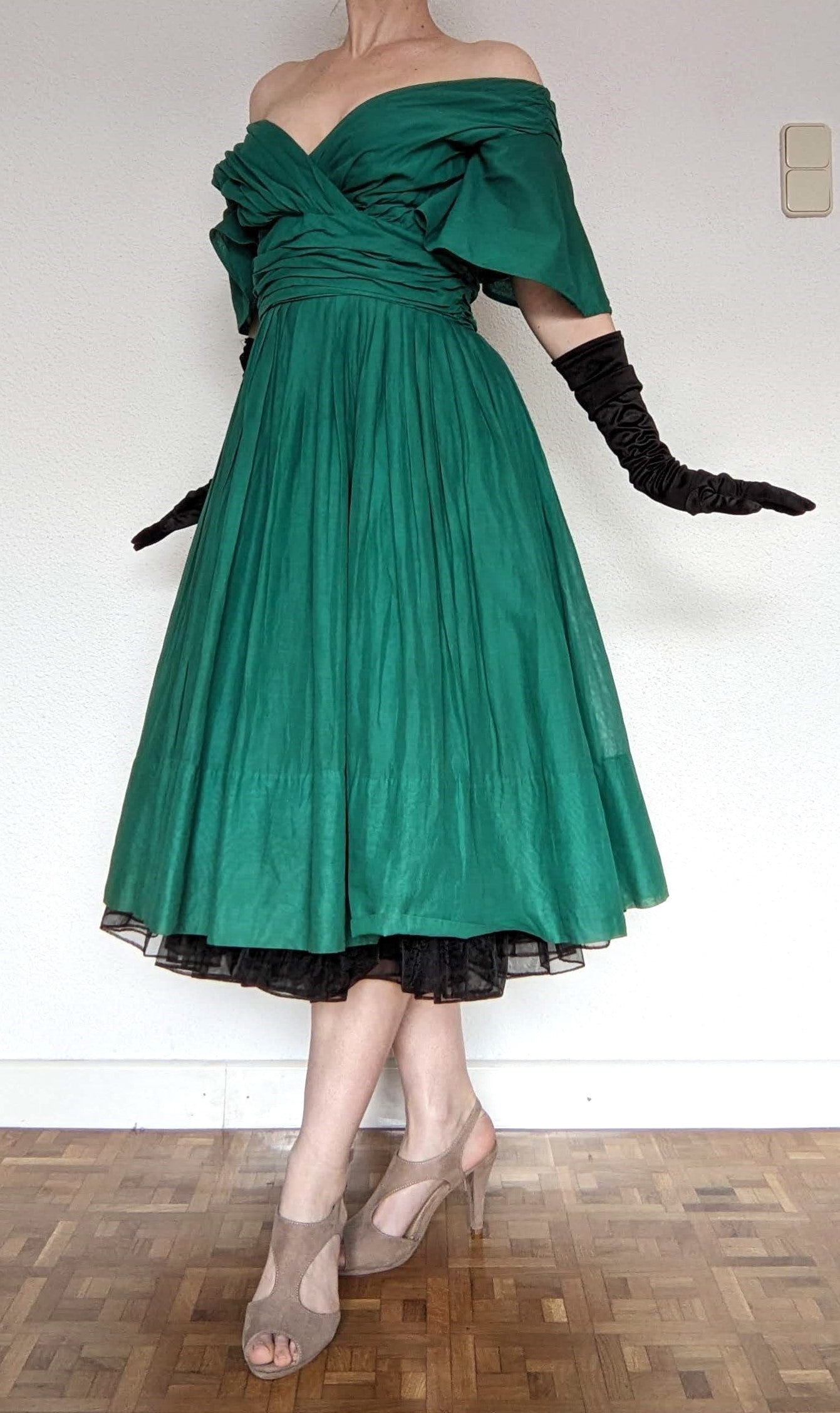 Vintage 1950s-60s green cotton dress