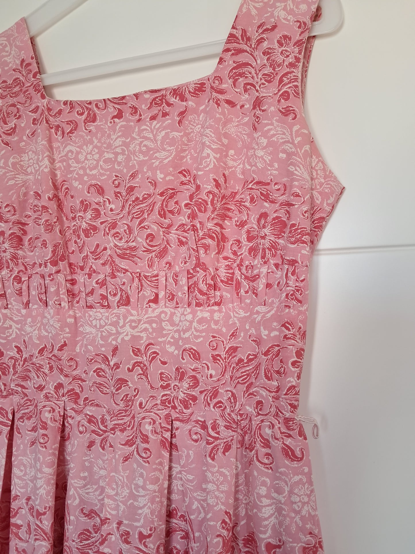Vintage 1950s pink & white floral dress