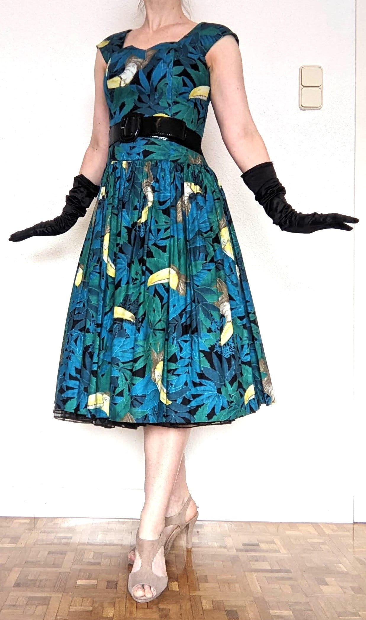 Vintage 1980s tropical pelican print dress