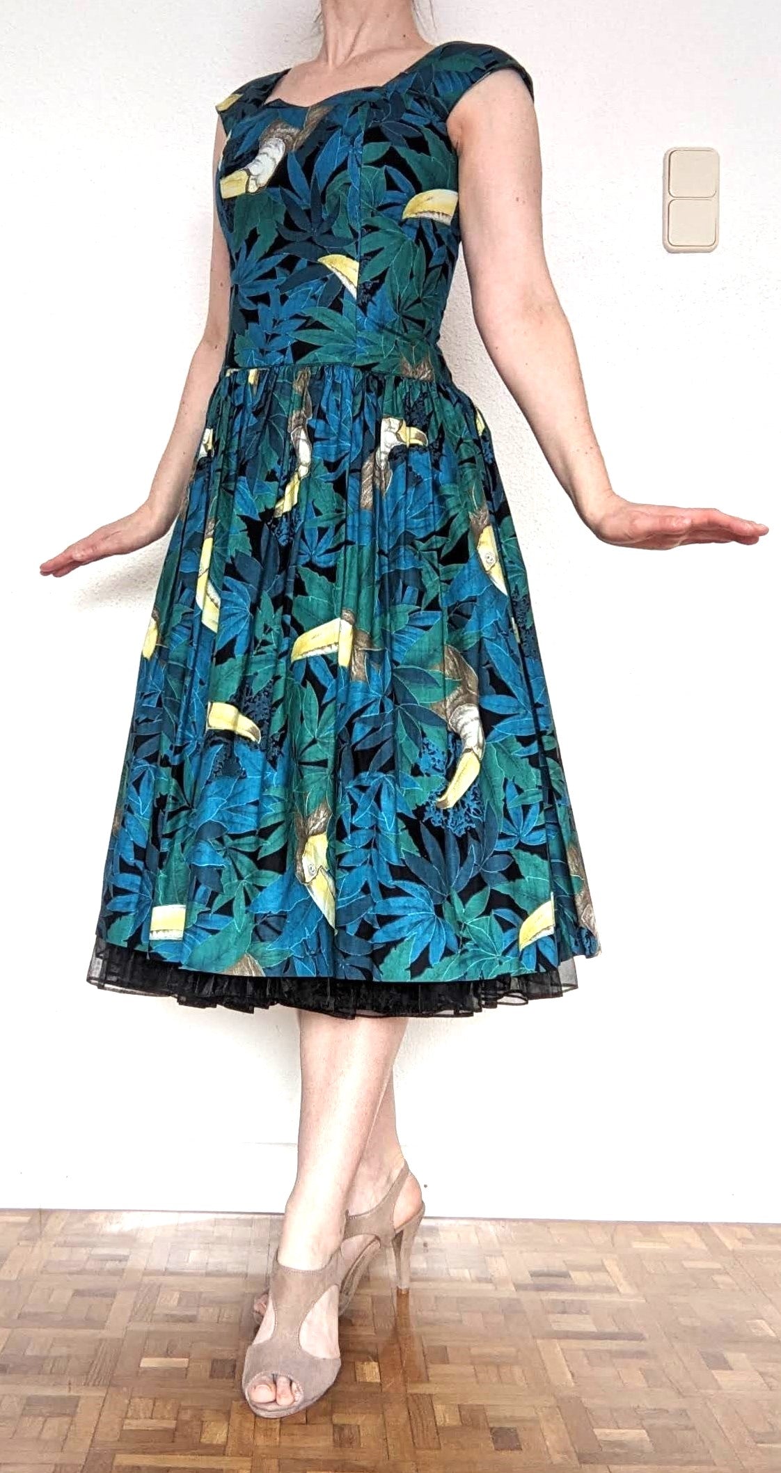 Vintage 1980s tropical pelican print dress