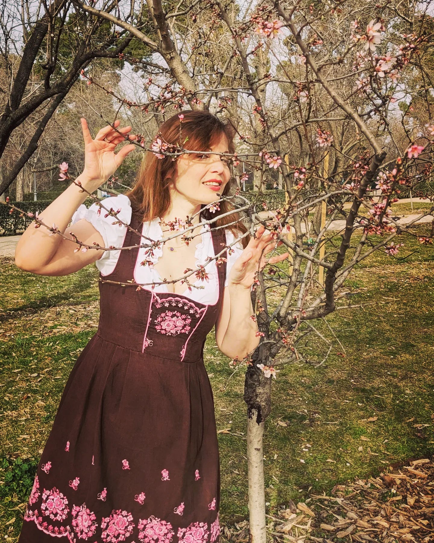 Vintage 1960s-70s brown & pink dirndl