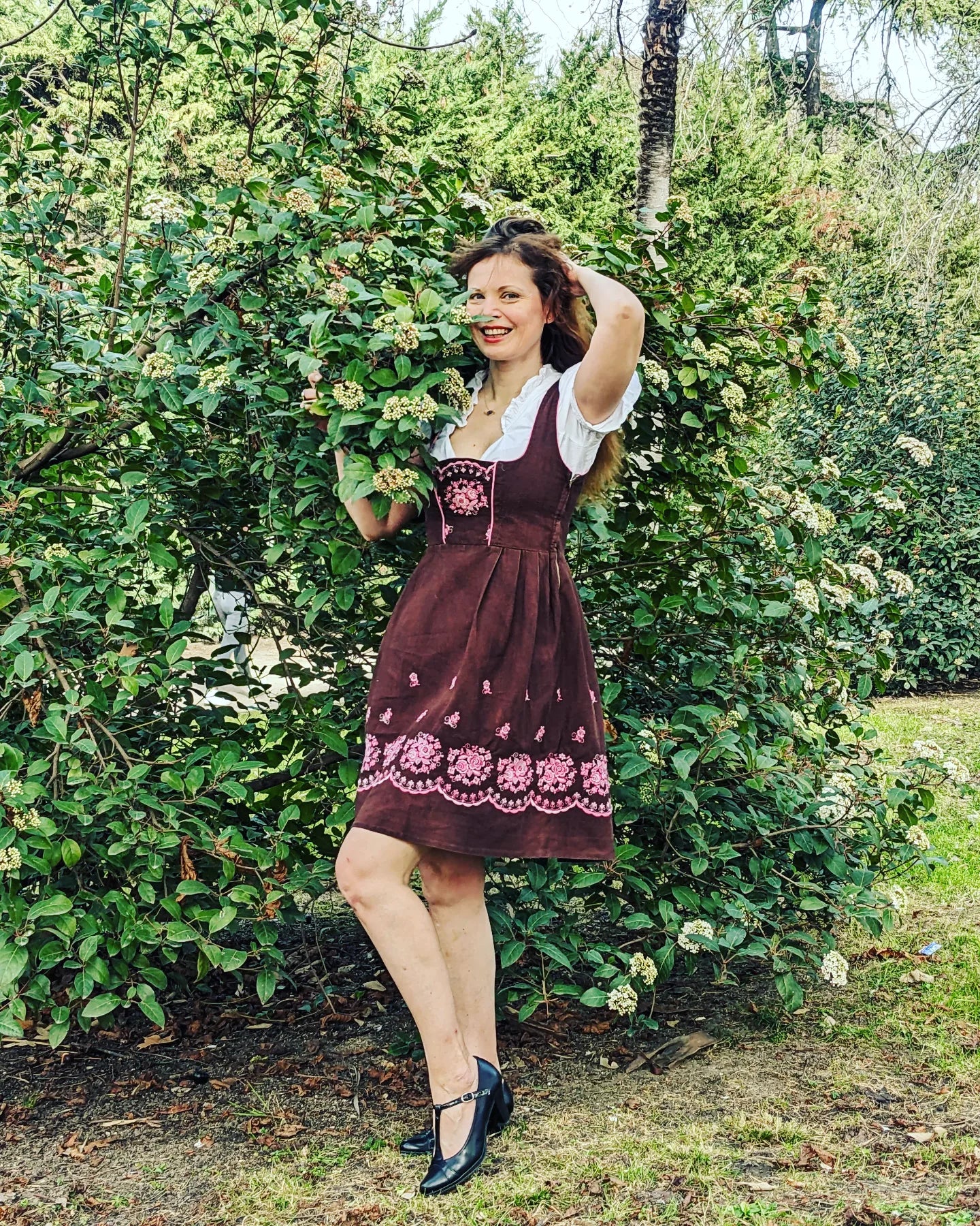 Vintage 1960s-70s brown & pink dirndl